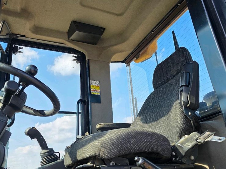 2011-caterpillar-924h-image-14