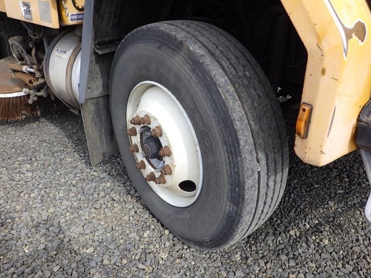 2005-elgin-sc-8000-s/a-street-sweeper-image-25