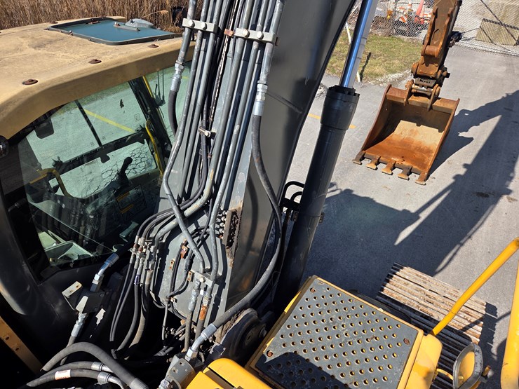 volvo-ec210cl-image-24