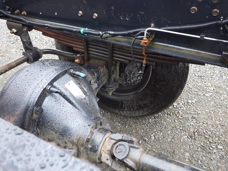 2004-izuzu-tilt-cab-22'-s/a-cab-and-chassis-image-22