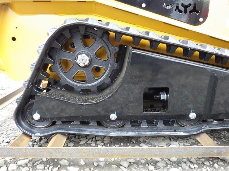 2025-agt-mx-crt23-skid-steer-tracked-loader-image-9