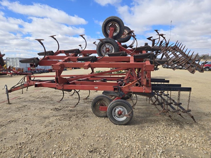 case-ih-4300-image-9