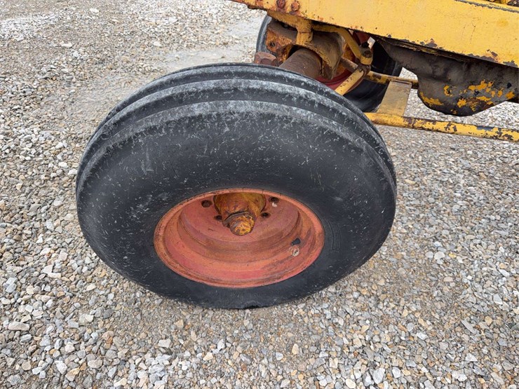 international-806-image-17