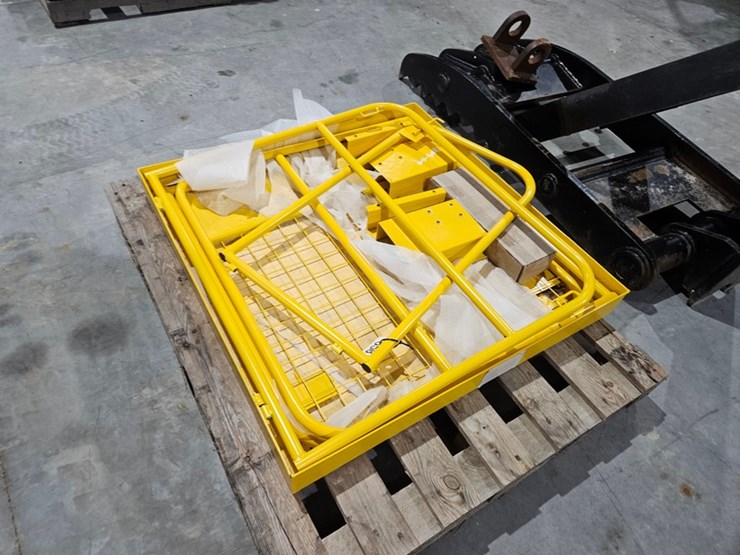 #658-•-2026-vevor-pallet-fork-safety-basket-image-4