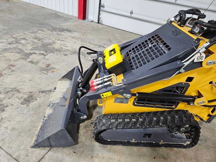 chevrolet-1ton-image-13