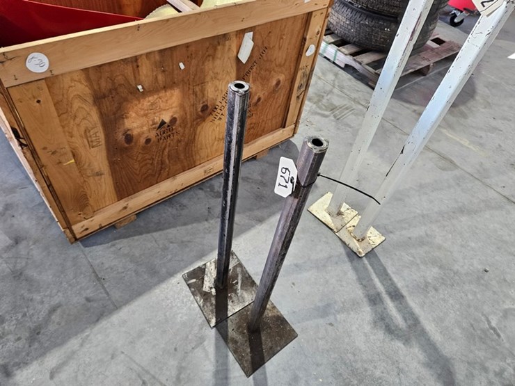 #671-•-2-support-stands-image-2