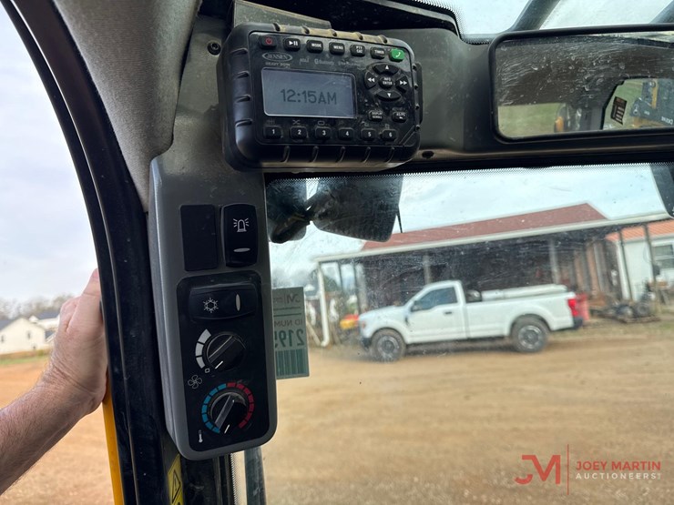 2023-jcb-2ts-7t-image-18