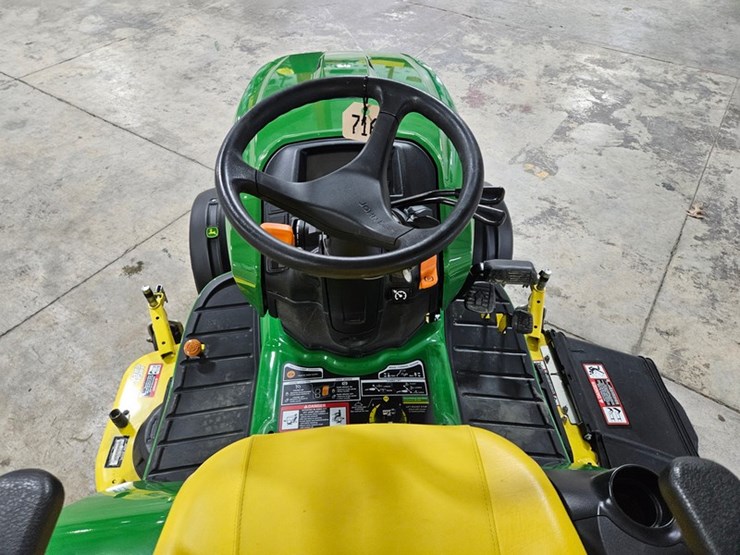2020-john-deere-x758-image-22