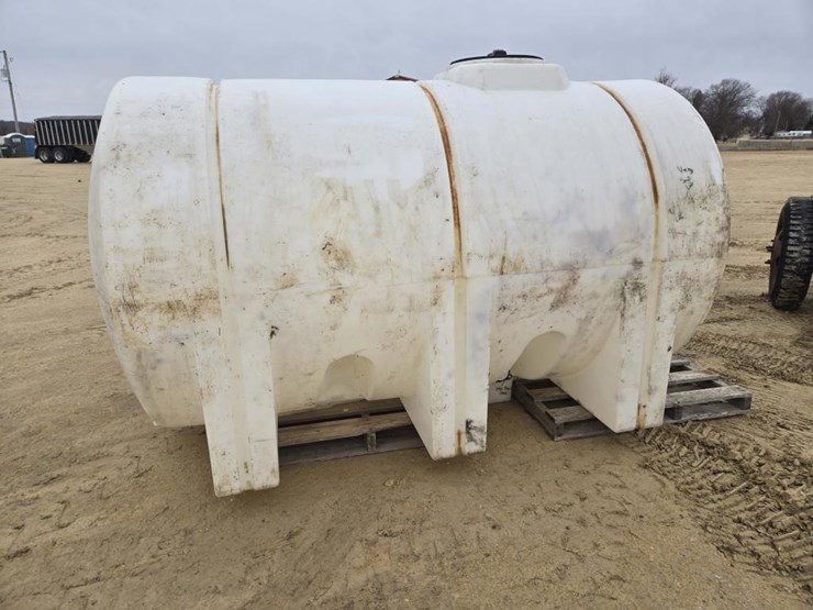 #26-•-1500-gallon-poly-round-tank-image-5