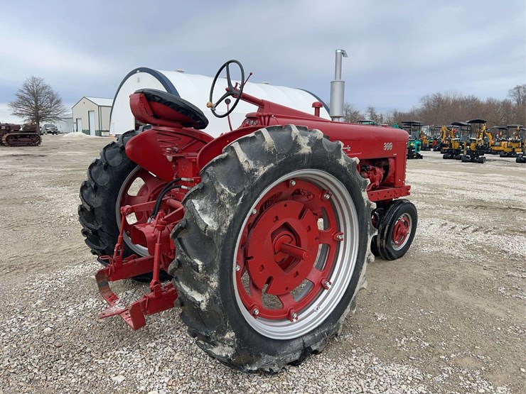 farmall-300-image-3
