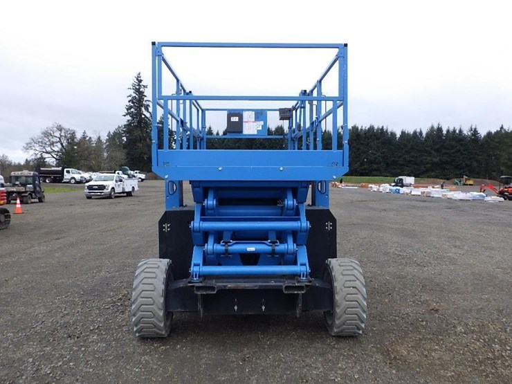 2017-genie-gs-4390-scissor-lift-image-6