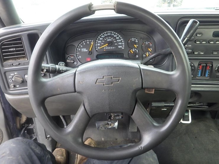 2006-chevrolet-silverado-2500hd-image-26