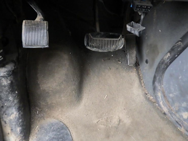 2004-ford-e350-image-32