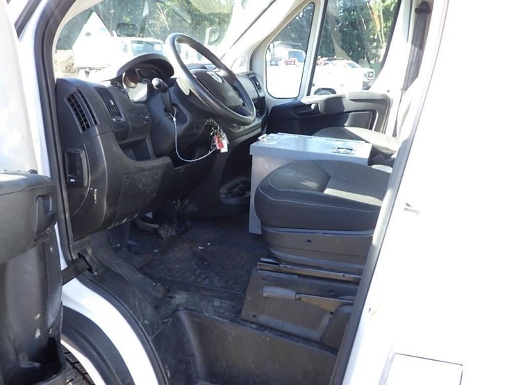 2021-dodge-1500-image-22