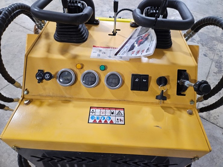 chevrolet-1ton-image-19