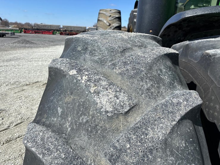 2013-john-deere-8360r-image-43