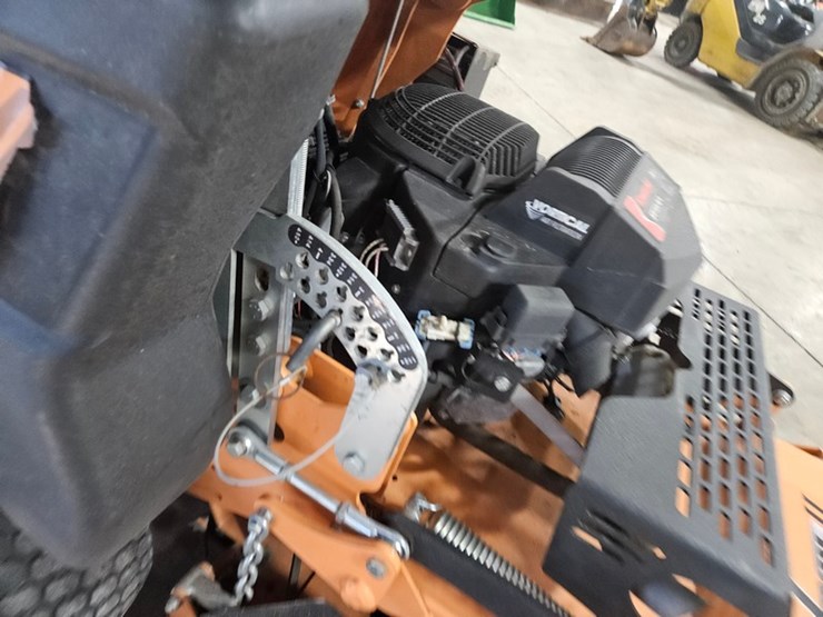 #680-•-scag-v-ride-ii-fuel-injected-stand-on-mower-image-15