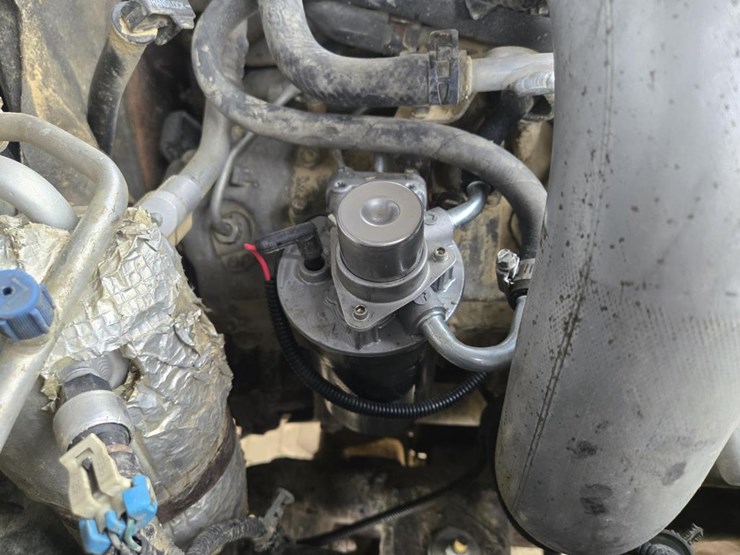 2001-chevrolet-k2500-image-23