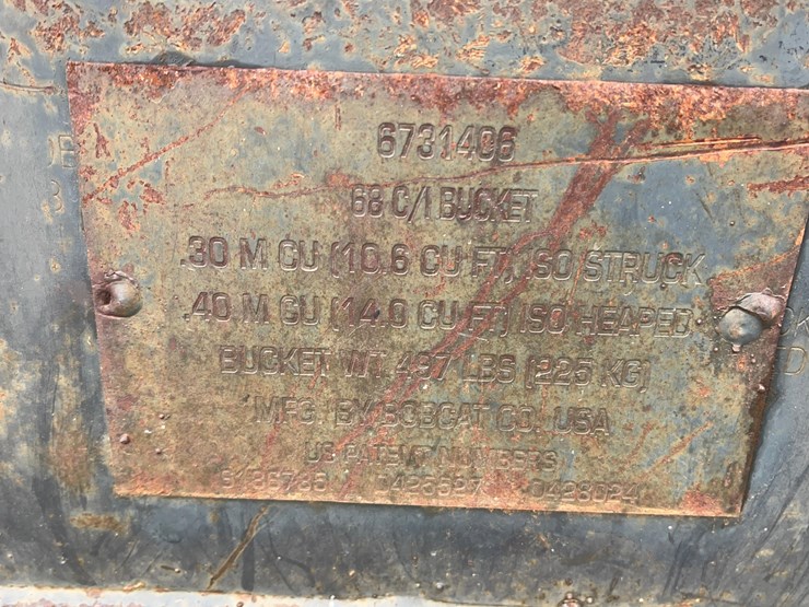 68"-bobcat-bucket-image-5