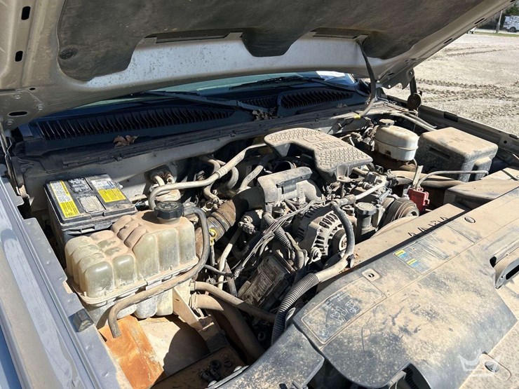 2005-chevrolet-3500-image-10