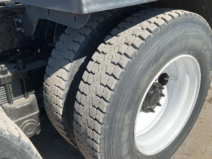 1999-kenworth-t800b-image-81