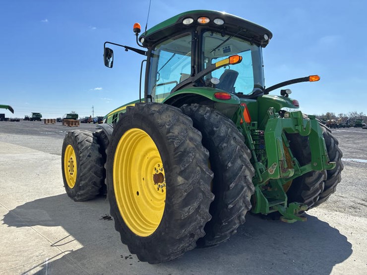 2013-john-deere-8360r-image-8