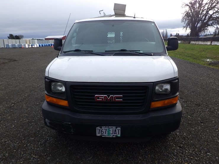 2014-gmc-savana-11'-s/a-cargo-van-image-2