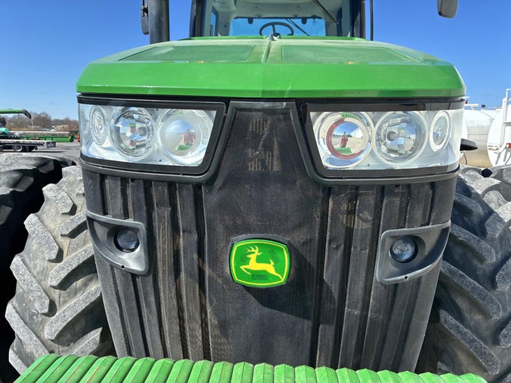 2013-john-deere-8360r-image-15