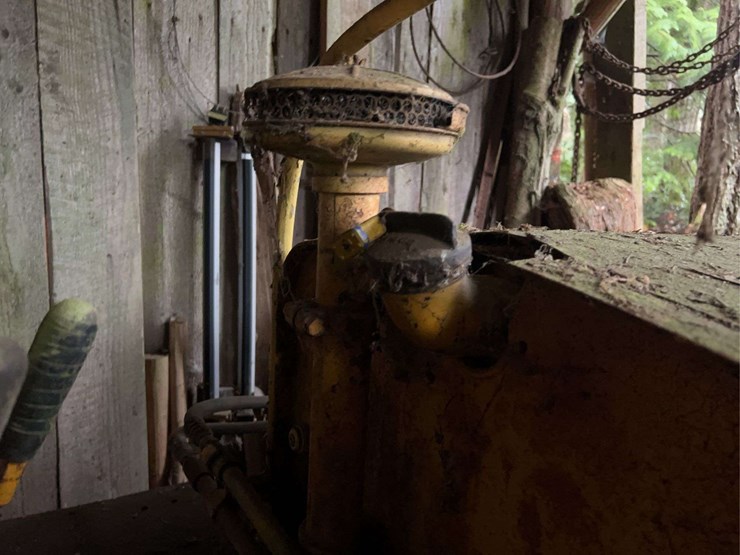 caterpillar-fifteen-image-23