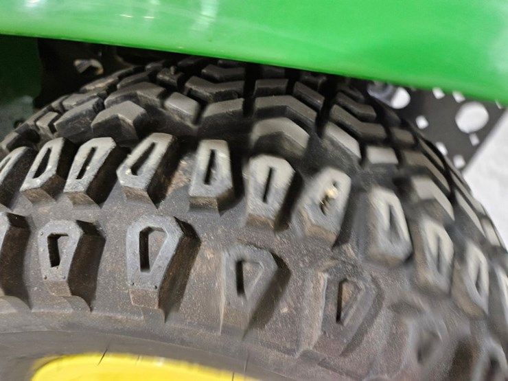 2020-john-deere-x758-image-37