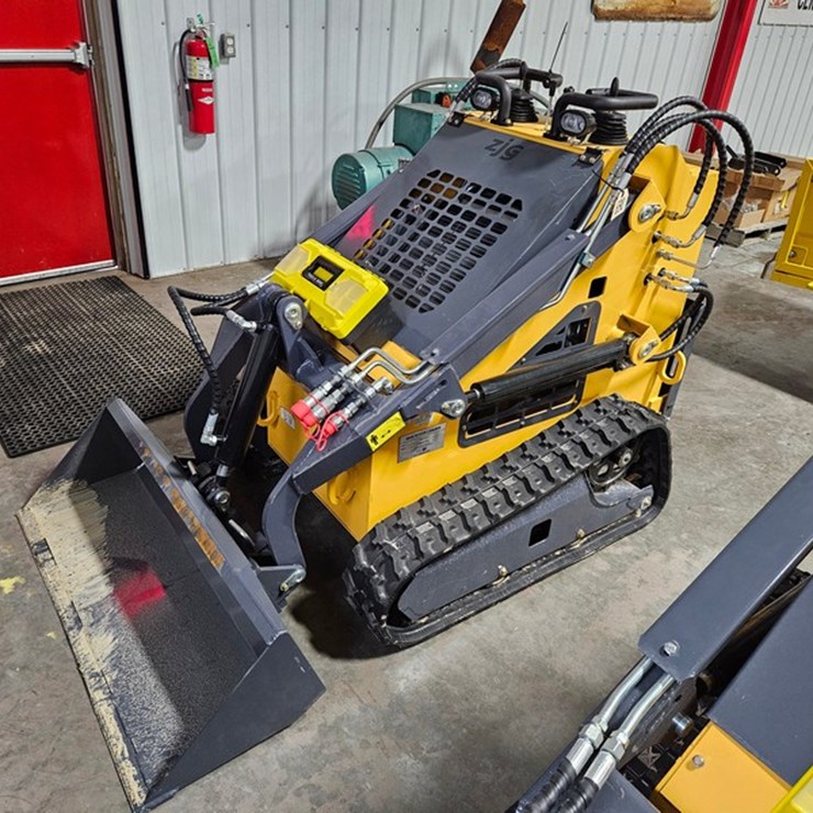 #690 • 2026 ZJG ZJ380 Mini Skid Steer