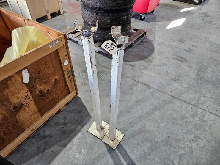 #672-•-2-cab-support-stands-image-2