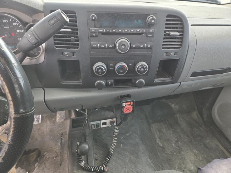 2013-chevrolet-k2500-image-16