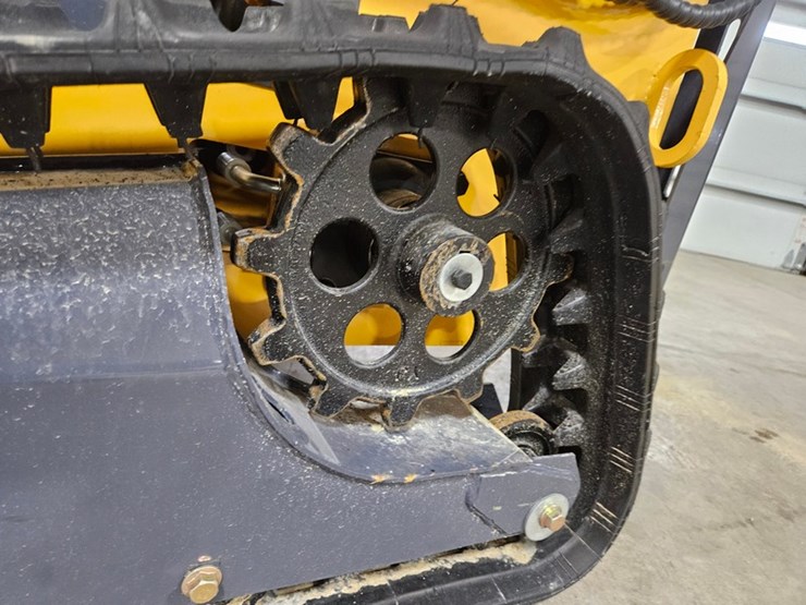 chevrolet-1ton-image-15