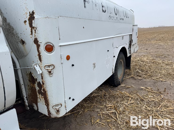 1982-chevrolet-c70-s/a-fuel-truck-image-12