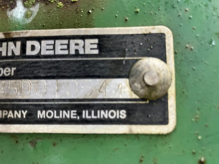 john-deere-235-image-13