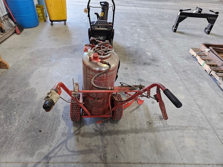 #664-•-walk-behind-paint-sprayer-image-4