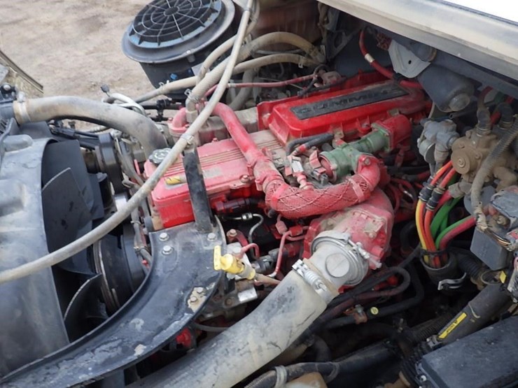 2016-freightliner-m2-15'-t/a-water-truck-image-18