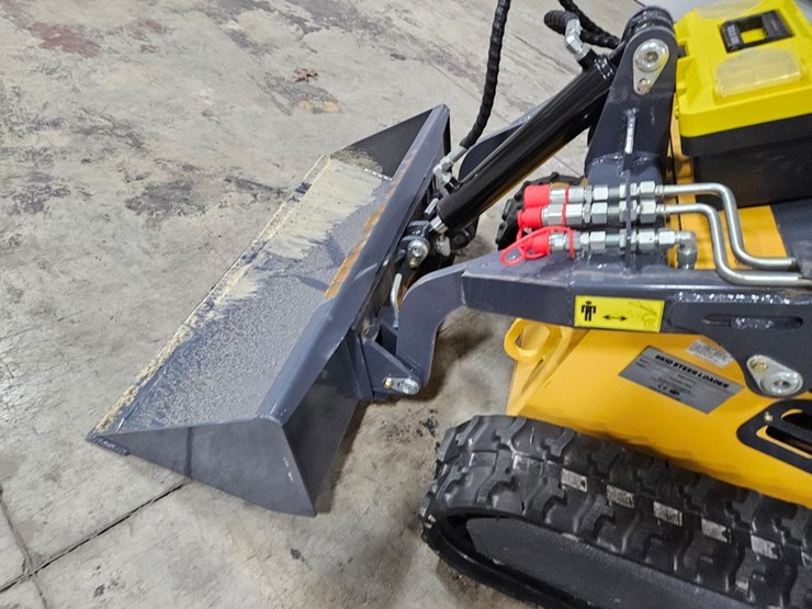 chevrolet-1ton-image-10