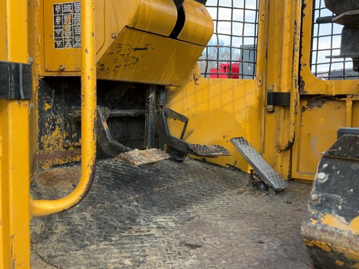 1997-deere-540g-image-13