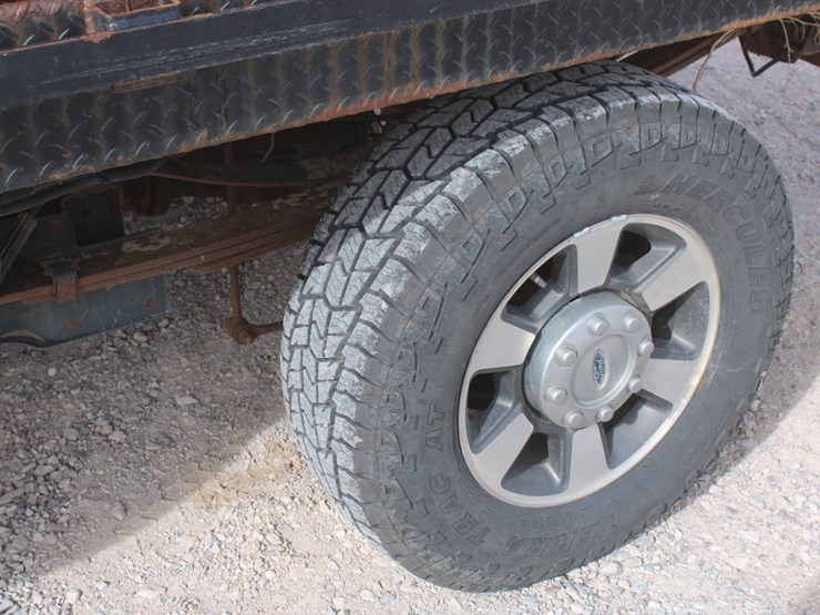 2011-ford-f250-lariat-image-14