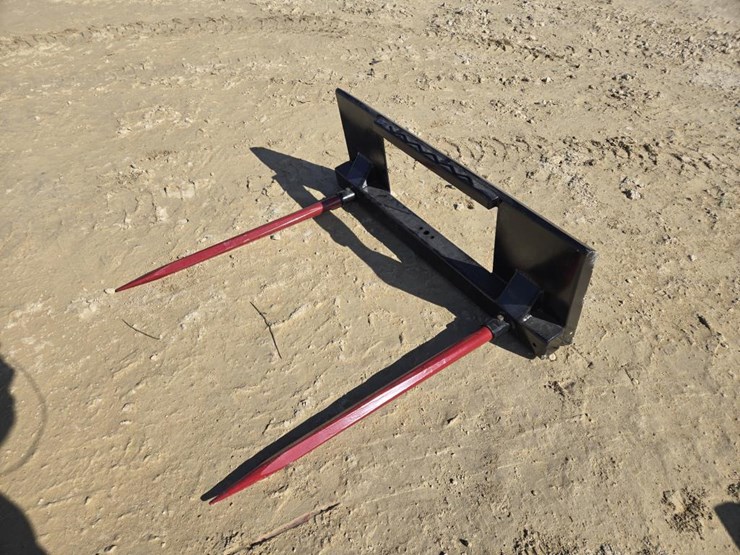 #263-•-skid-loader-bale-spear-image-3