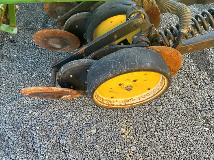 john-deere-750-image-34