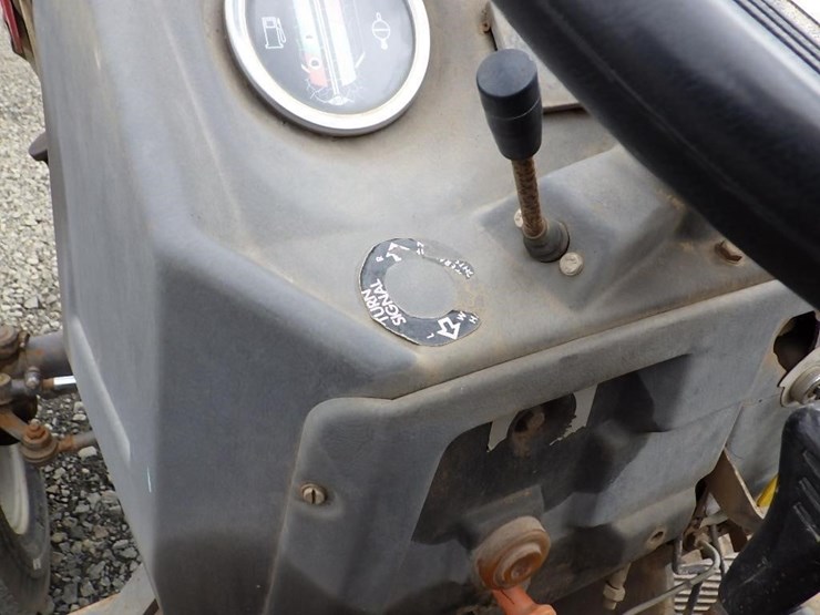 massey-ferguson-mf154/2s-tractor-image-29