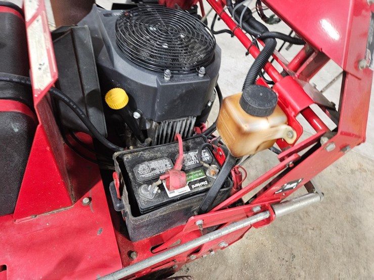 #689-•-ferris-comfort-controll-dd-walk-behind-mower-image-15