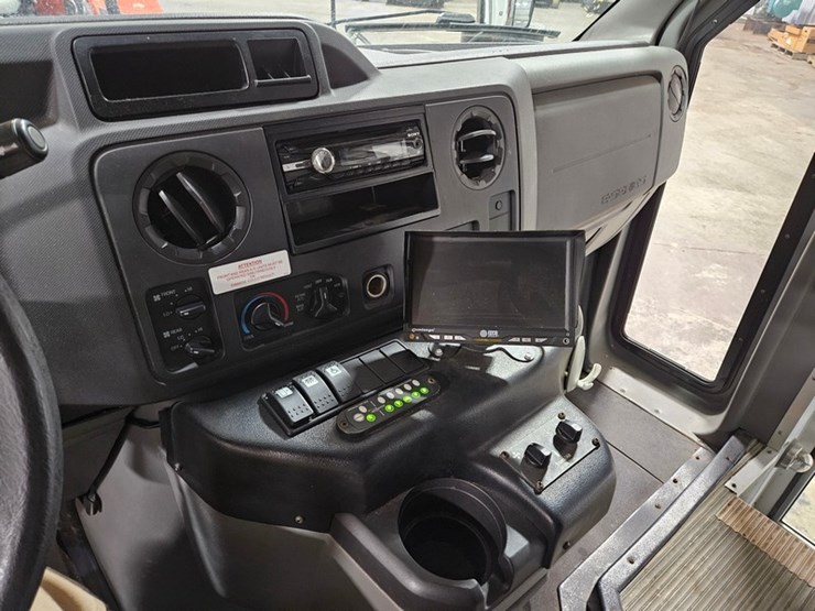 2012-ford-e350-image-23