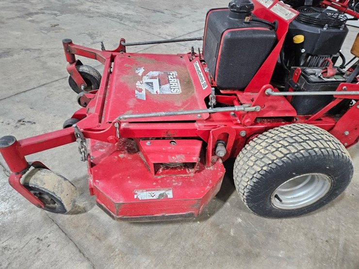 #689-•-ferris-comfort-controll-dd-walk-behind-mower-image-11