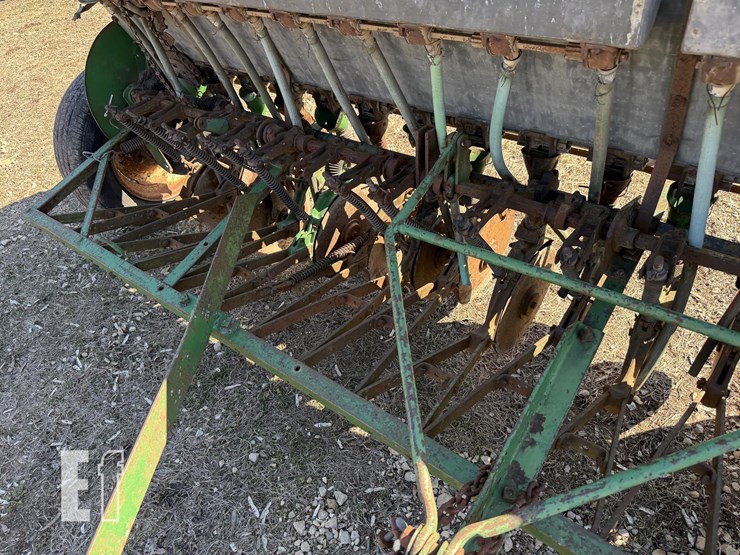 john-deere-van-brunt-drill-5862-image-8