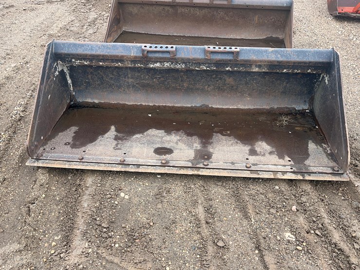 80"-bobcat-bucket-image-2