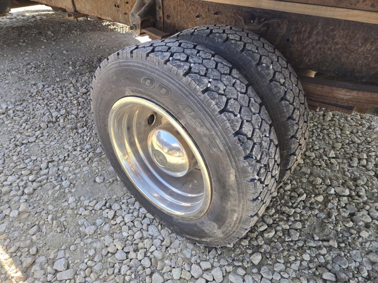 2003-gmc-topkick-image-12